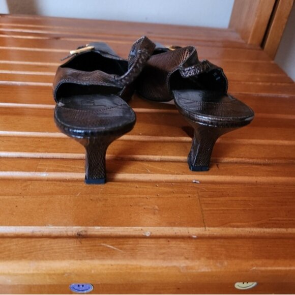 J Renee - Picture 3 of 5